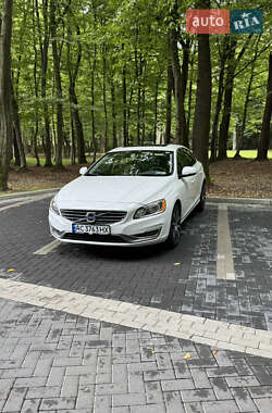 Седан Volvo S60 2017 в 
