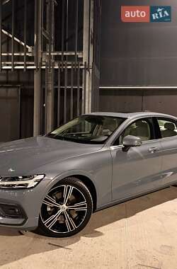 Седан Volvo S60 2021 в 