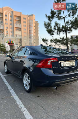 Седан Volvo S60 2012 в 