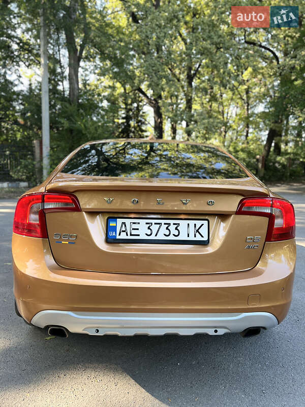 Седан Volvo S60 2012 в Кривому Розі