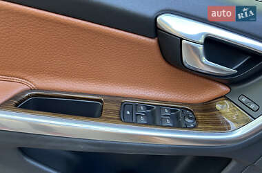 Седан Volvo S60 2012 в 
