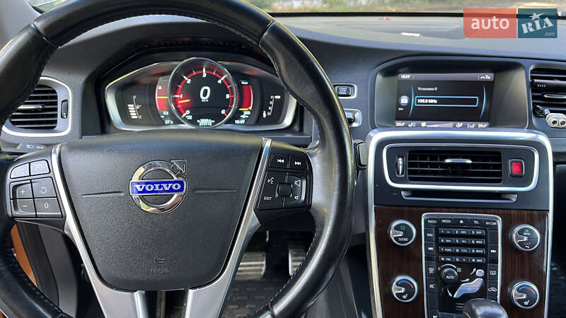 Седан Volvo S60 2012 в Кривому Розі