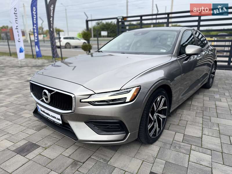 Седан Volvo S60 2019 в Ровно