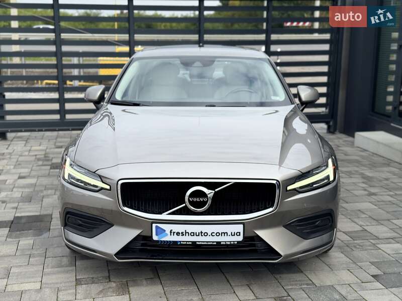 Седан Volvo S60 2019 в Ровно