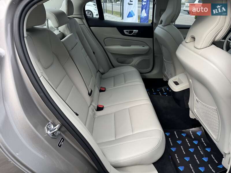 Седан Volvo S60 2019 в Ровно
