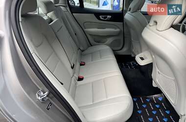Седан Volvo S60 2019 в 