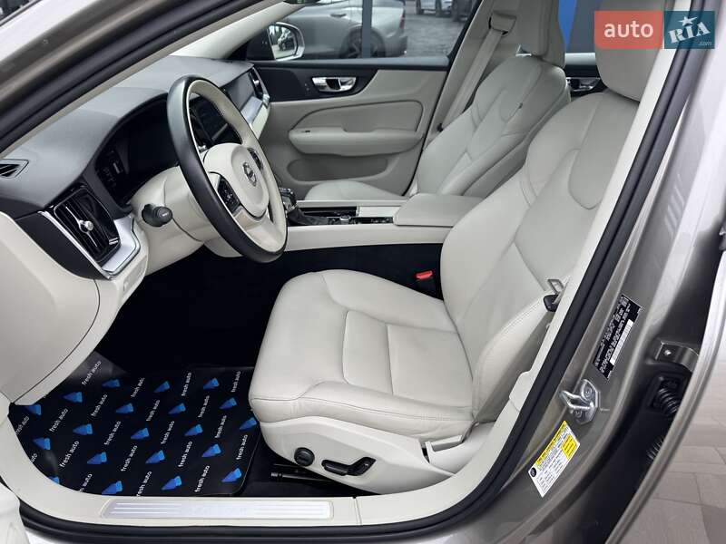 Седан Volvo S60 2019 в Ровно