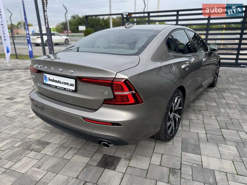 Седан Volvo S60 2019 в Ровно