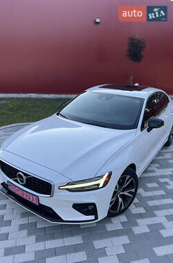 Седан Volvo S60 2019 в Львове