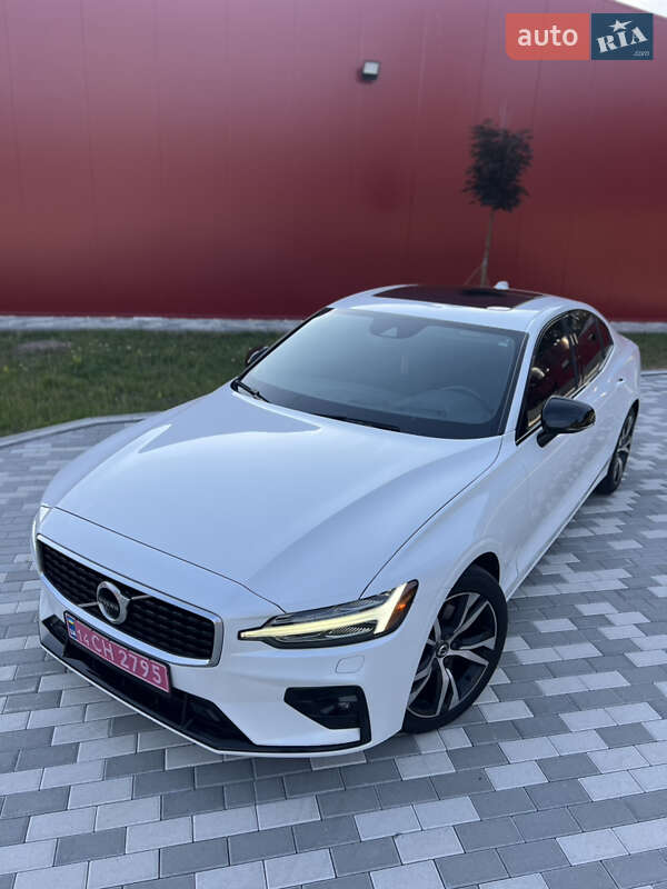 Седан Volvo S60 2019 в Львові