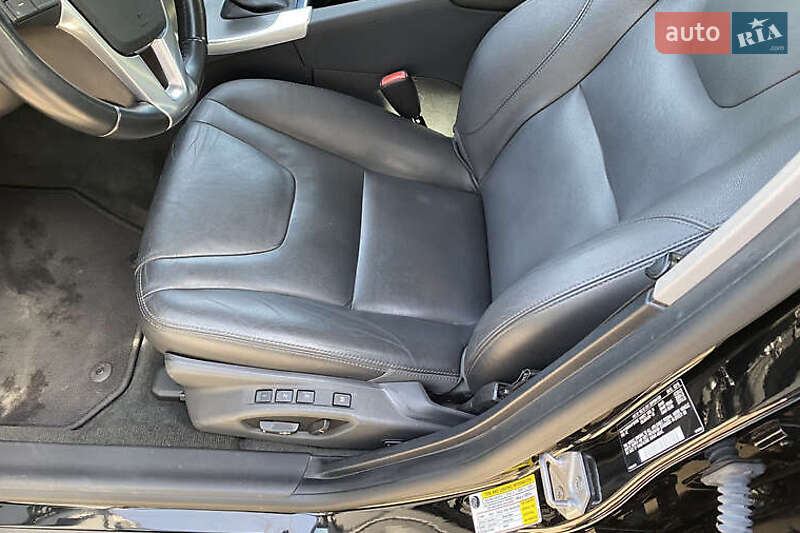 Седан Volvo S60 2015 в Киеве
