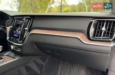 Седан Volvo S60 2021 в 