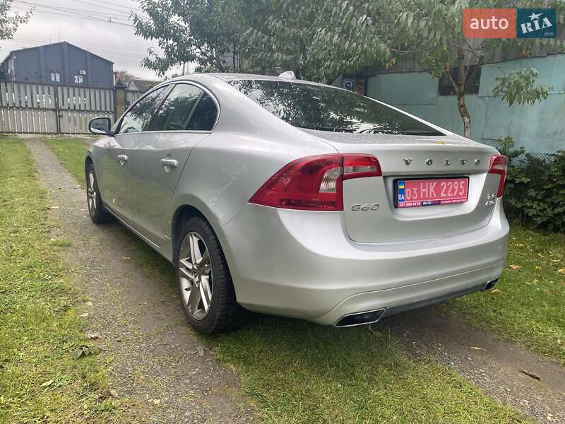 Седан Volvo S60 2013 в Луцке