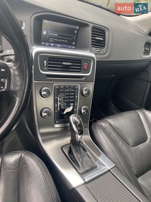 Седан Volvo S60 2013 в Луцке