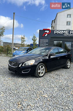 Седан Volvo S60 2012 в Чернівцях