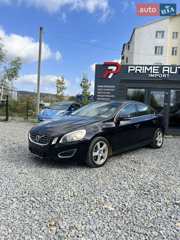 Седан Volvo S60 2012 в 