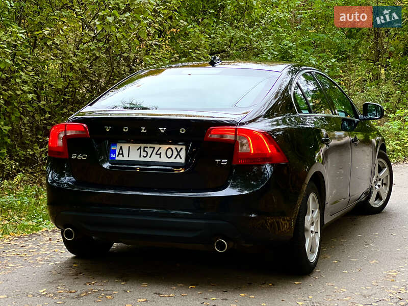 Седан Volvo S60 2012 в Чернигове