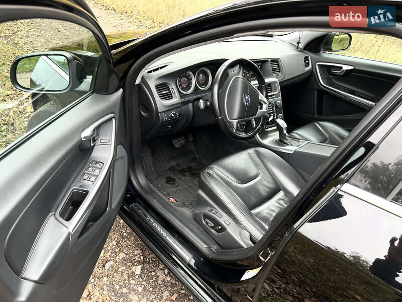 Седан Volvo S60 2012 в Чернигове