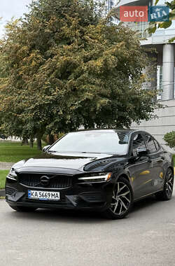 Седан Volvo S60 2020 в Киеве