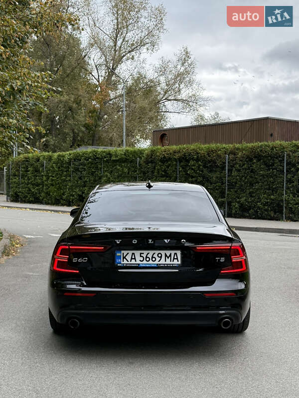 Седан Volvo S60 2020 в Киеве