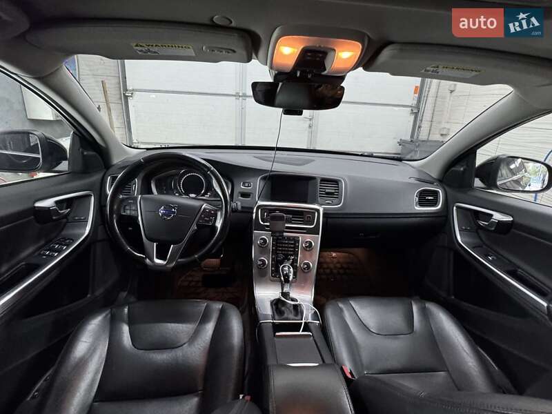 Седан Volvo S60 2017 в Киеве