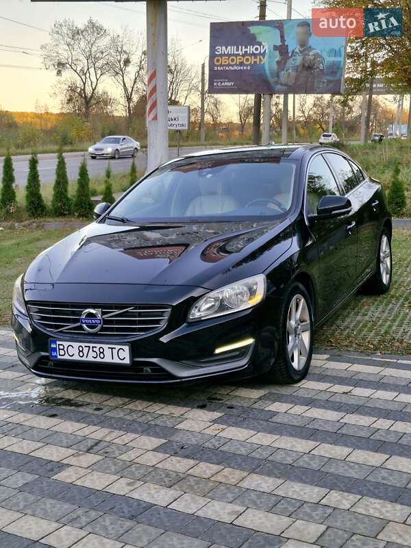Седан Volvo S60 2013 в 