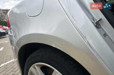Седан Volvo S60 2013 в 