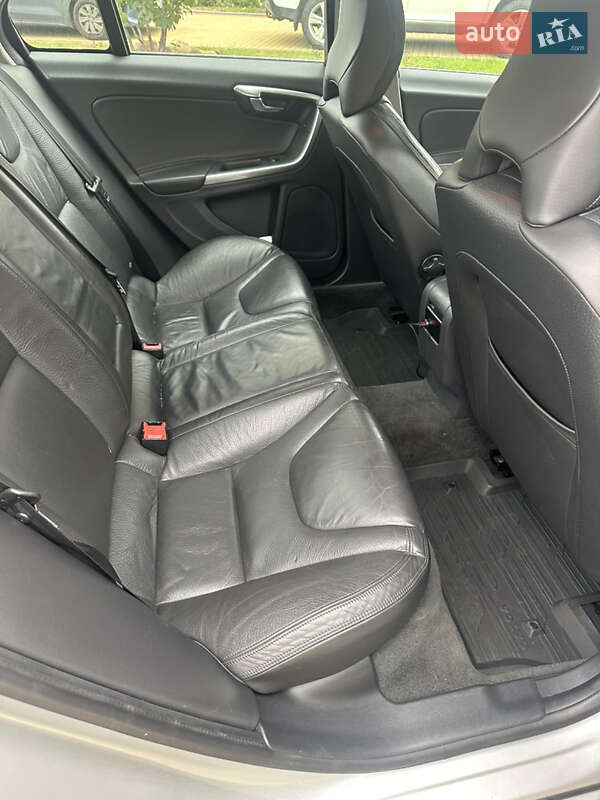 Седан Volvo S60 2013 в Киеве