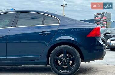 Седан Volvo S60 2012 в 