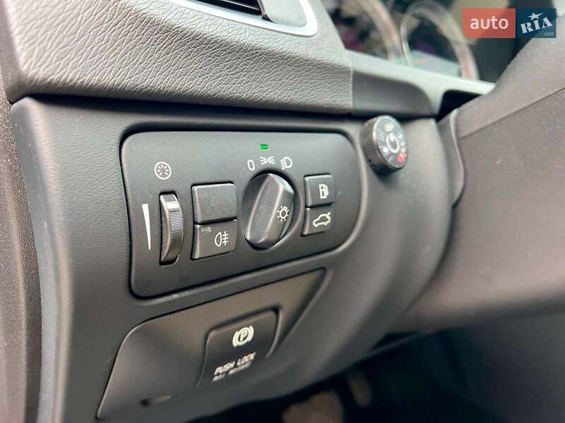 Седан Volvo S60 2012 в Львове