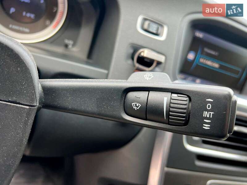 Седан Volvo S60 2012 в Львове