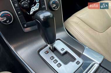 Седан Volvo S60 2012 в 