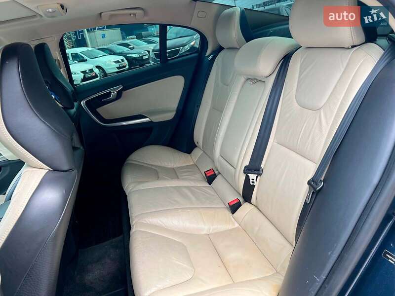 Седан Volvo S60 2012 в Львове