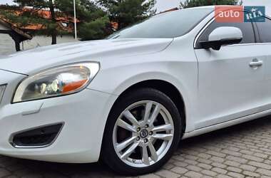 Седан Volvo S60 2012 в 