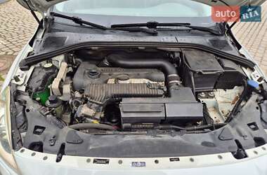 Седан Volvo S60 2012 в 