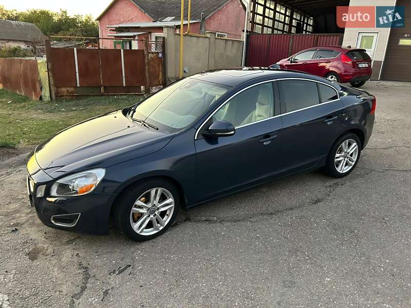 Седан Volvo S60 2012 в Болграді