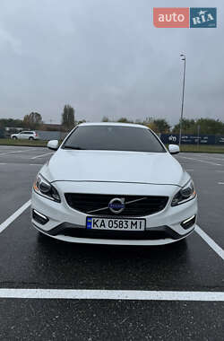 Седан Volvo S60 2016 в 