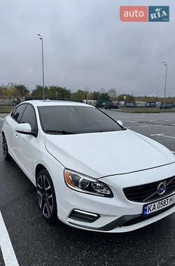 Седан Volvo S60 2016 в 