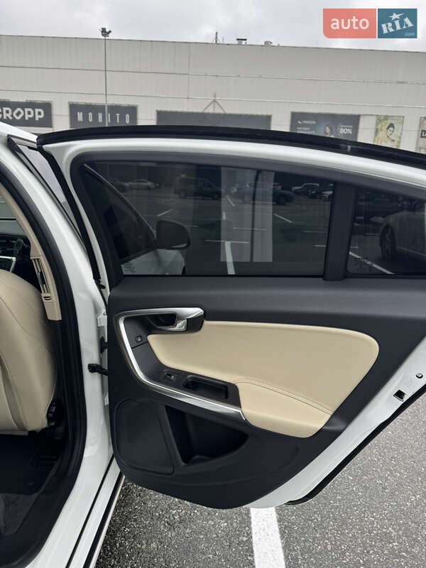 Седан Volvo S60 2016 в Києві