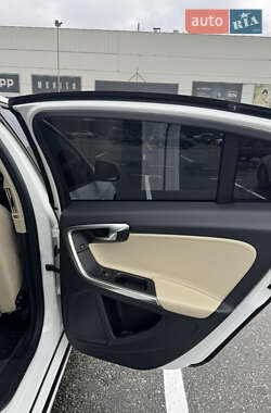 Седан Volvo S60 2016 в 