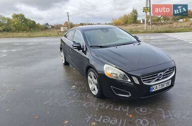 Седан Volvo S60 2011 в  фото 5 Седан Volvo S60 2011 в