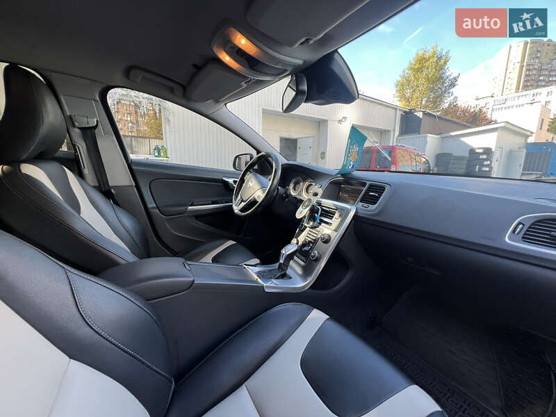 Седан Volvo S60 2013 в Києві фото 18 Седан Volvo S60 2013 в Києві