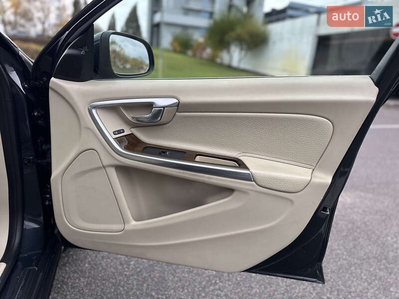 Седан Volvo S60 2012 в Киеве фото 23 Седан Volvo S60 2012 в Киеве