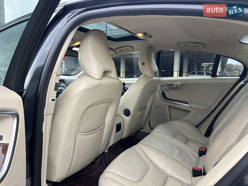 Седан Volvo S60 2012 в Киеве фото 25 Седан Volvo S60 2012 в Киеве