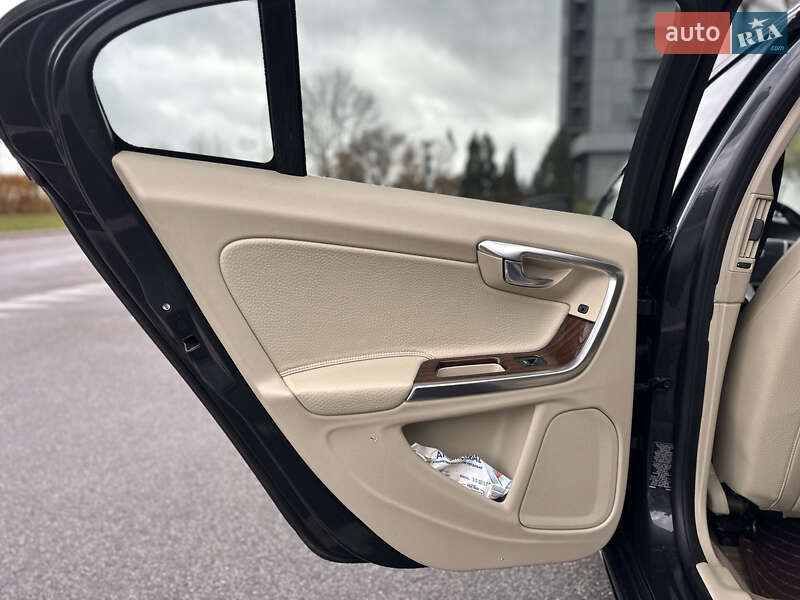 Седан Volvo S60 2012 в Киеве фото 27 Седан Volvo S60 2012 в Киеве