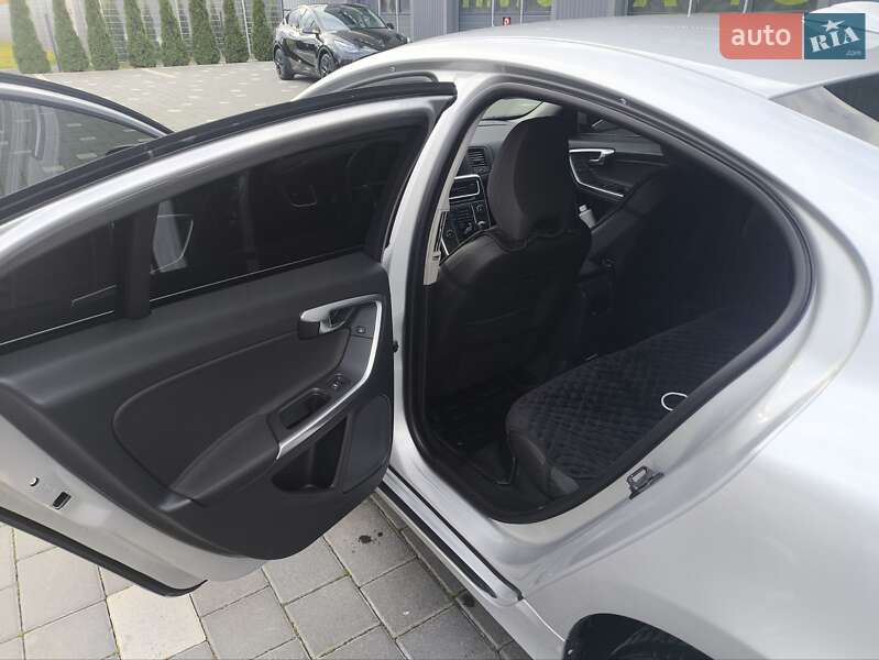 Седан Volvo S60 2011 в Трускавці