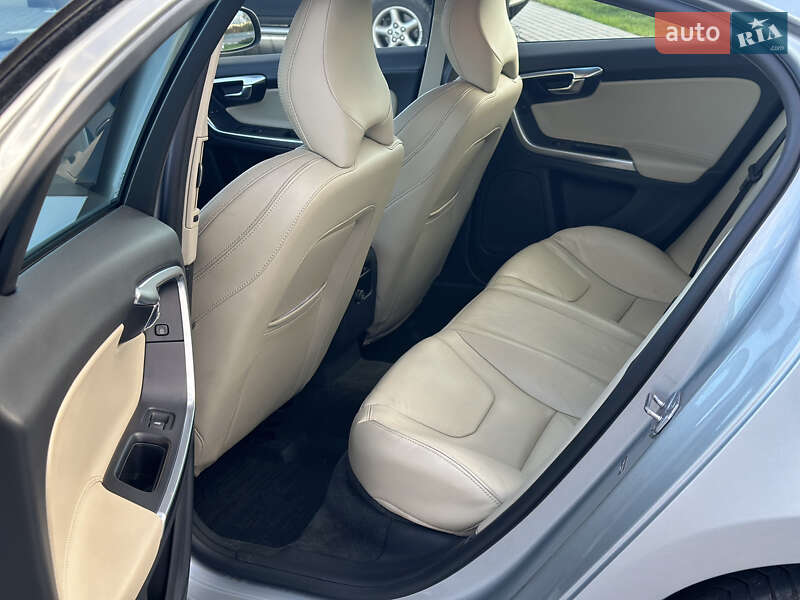 Седан Volvo S60 2017 в Одессе