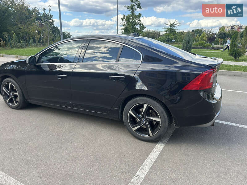 Седан Volvo S60 2013 в Києві фото 5 Седан Volvo S60 2013 в Києві