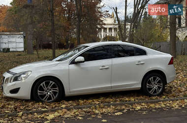 Седан Volvo S60 2013 в Києві