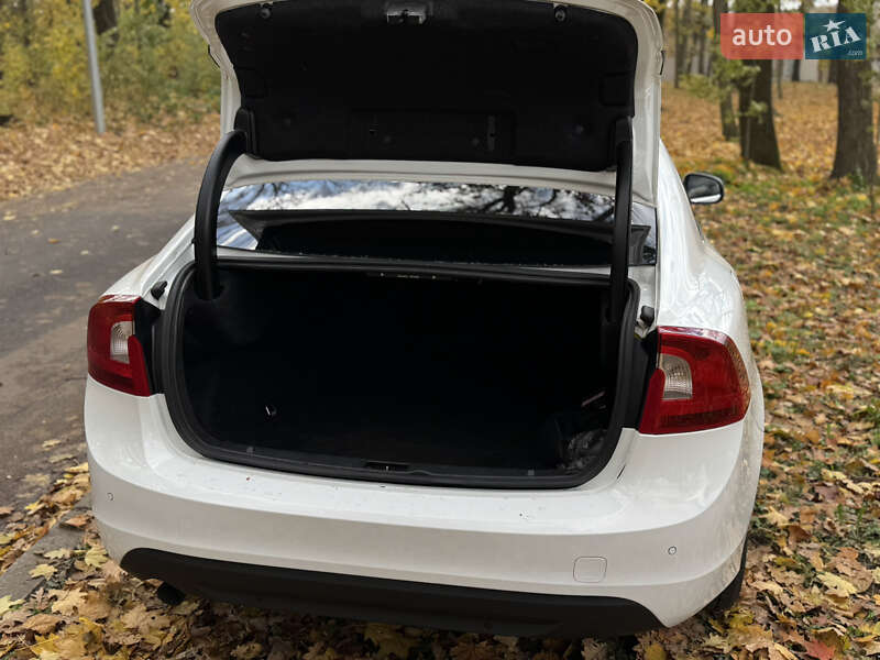 Седан Volvo S60 2013 в Києві фото 5 Седан Volvo S60 2013 в Києві